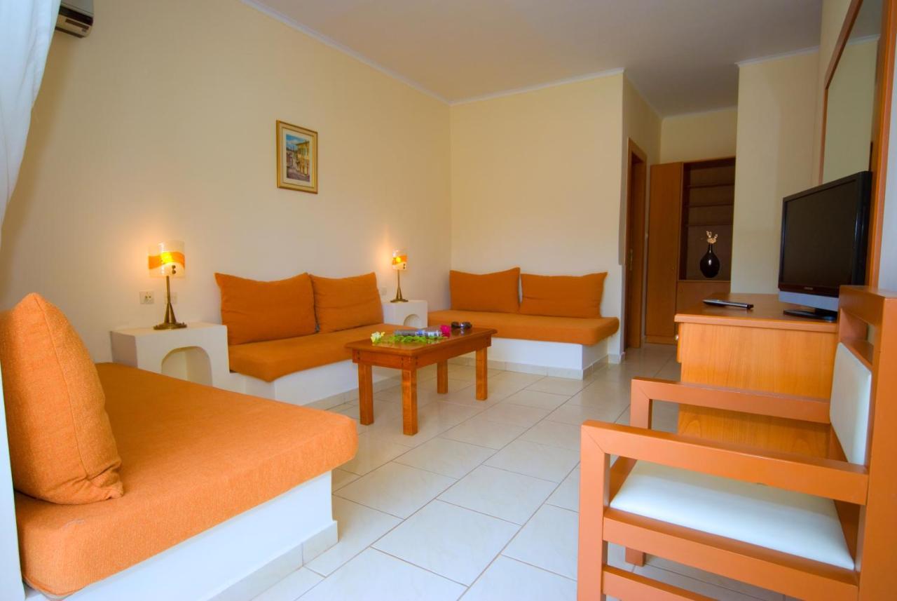 Porfi Beach Hotel Nikiti  Exteriör bild