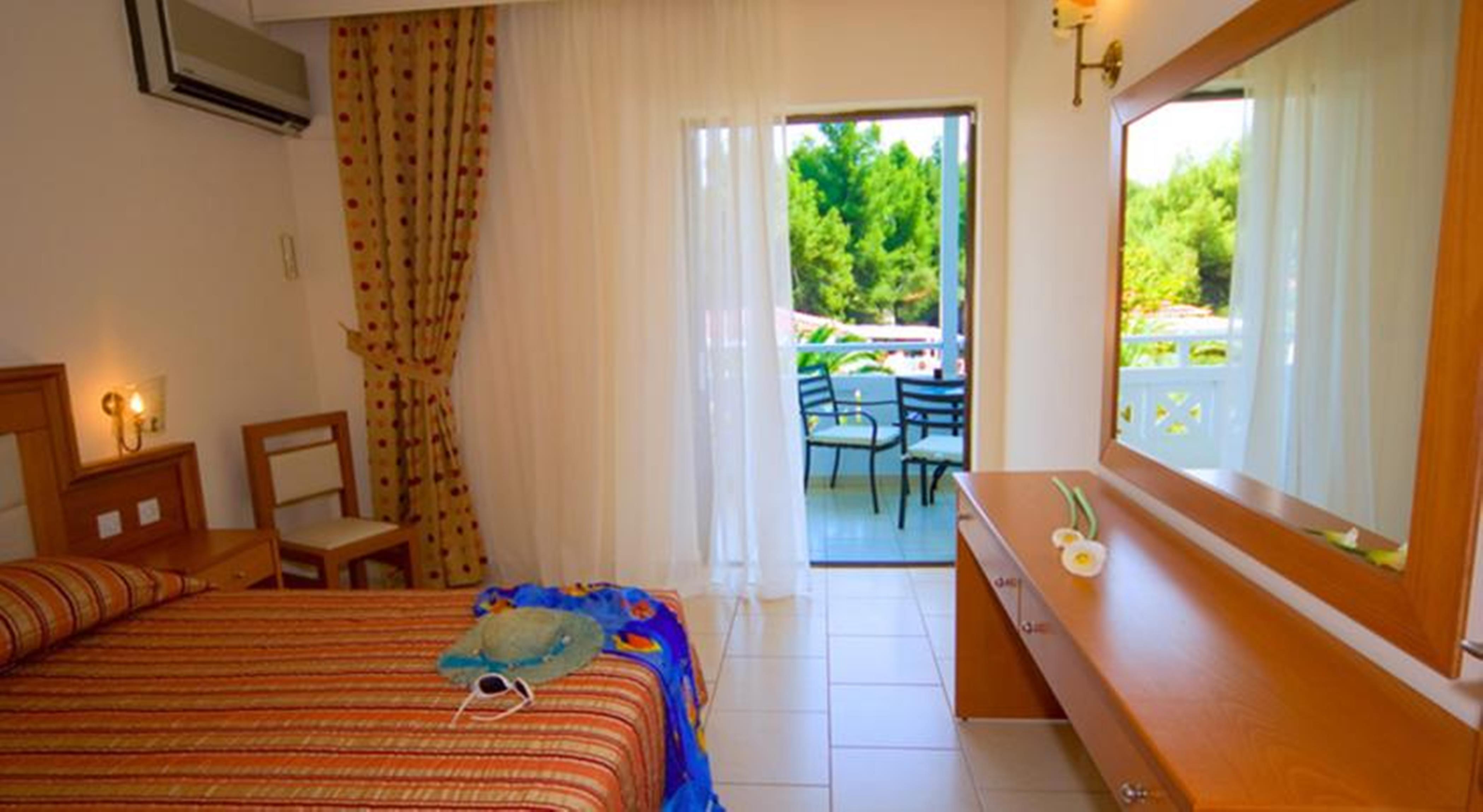 Porfi Beach Hotel Nikiti  Exteriör bild