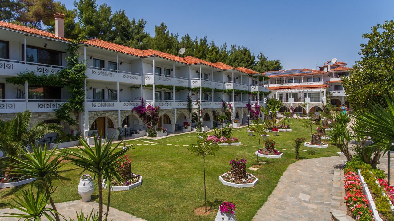 Porfi Beach Hotel Nikiti  Exteriör bild