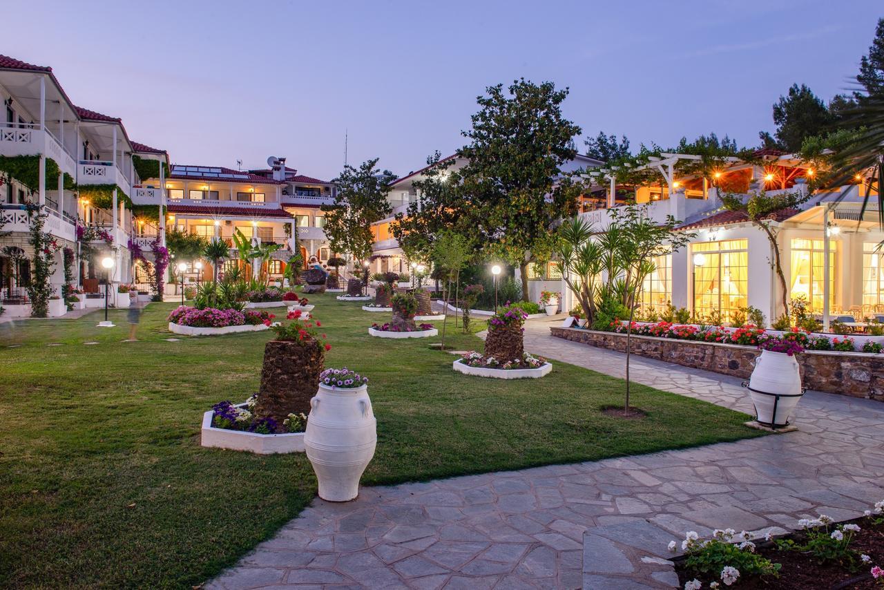Porfi Beach Hotel Nikiti  Exteriör bild