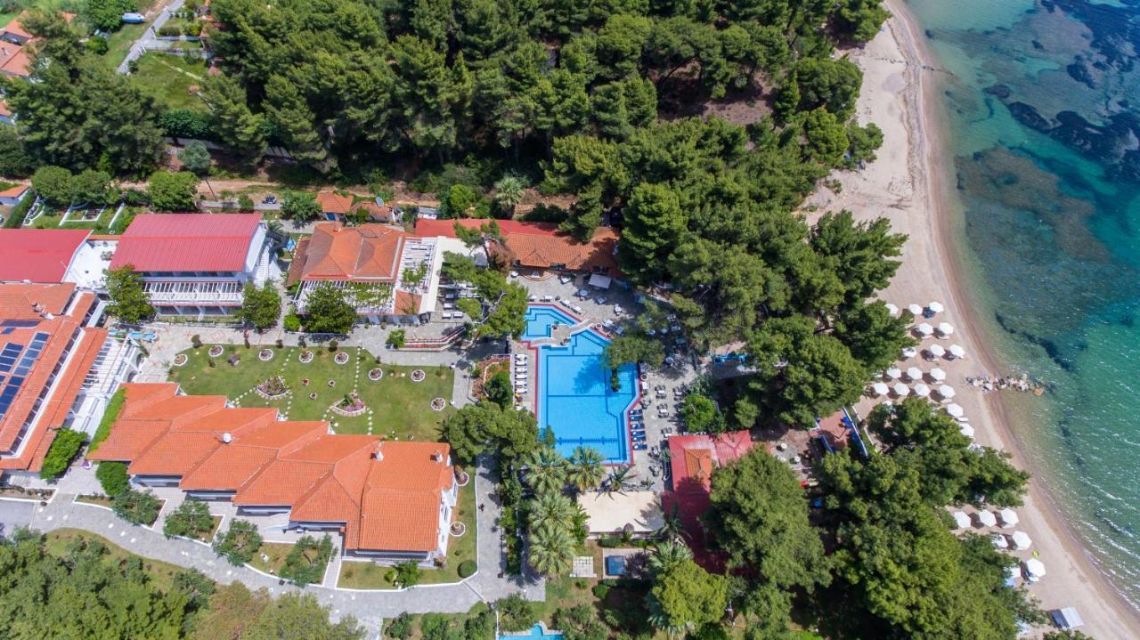 Porfi Beach Hotel Nikiti  Exteriör bild