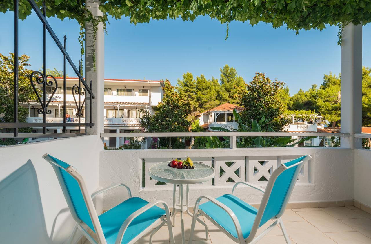 Porfi Beach Hotel Nikiti  Exteriör bild